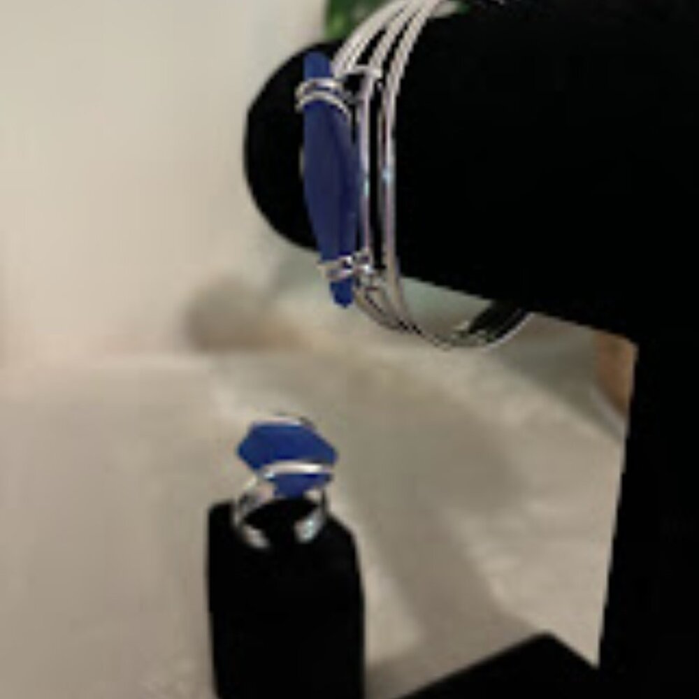 Beautiful Blue Color Cuff Bracelet and Ring (size 10) in Silver Tone - Picture 2 of 14